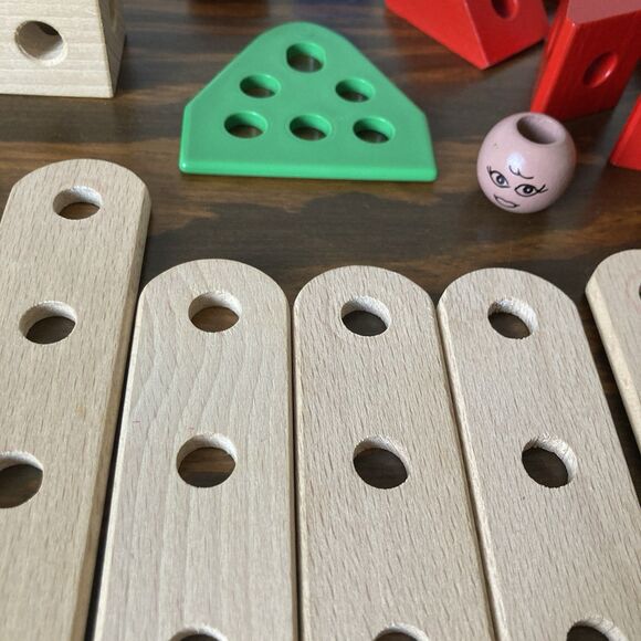 Brio Mec Assorted Construction Set and Instructions - Picture 6 of 11